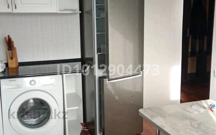 3-комнатная квартира · 70 м² · 8/9 этаж, мкр 12 за 23.5 млн ₸ в Актобе — фото 2