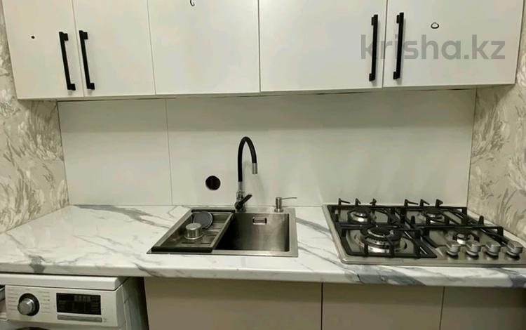1-комнатная квартира · 32 м² · 3/5 этаж, Айбергенова за 130 000 ₸ в Шымкенте, Аль-Фарабийский р-н — фото 2