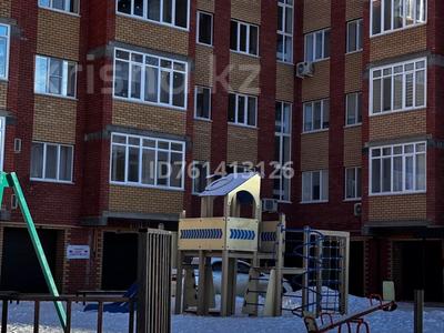 1-комнатная квартира · 40 м² · 4/5 этаж, 10 мкр 22/1 за 20 млн 〒 в Аксае