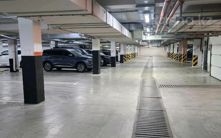Паркинг · 7500 м² · Джандосова 150/1 — Берегового за 10 млн ₸ в Алматы, Ауэзовский р-н — фото 10