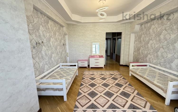 3-бөлмелі пәтер · 185 м² · 9/10 қабат, Кабанбай батыра 6/5, бағасы: 100 млн ₸ в Астане, Есильский р-н — фото 2