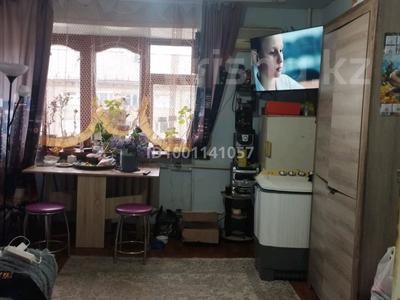 Пәтерлер в Западно-Казахстанской обл.: 1-бөлмелі пәтер · 21 м² · 5/5 қабат, Алмазова 58а, бағасы: 4.5 млн 〒 1-бөлмелі пәтер · 21 м² · 5/5 қабат, Алмазова 58а, бағасы: 4.5 млн 〒 в Уральске