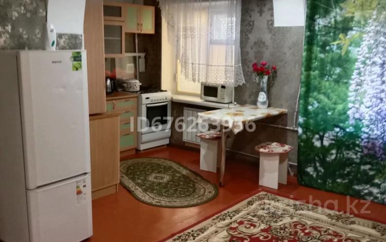 2-комнатная квартира, 50 м², 1/4 этаж посуточно, Клинка 23 — Гагарина за 9 000 〒 в Риддере — фото 2