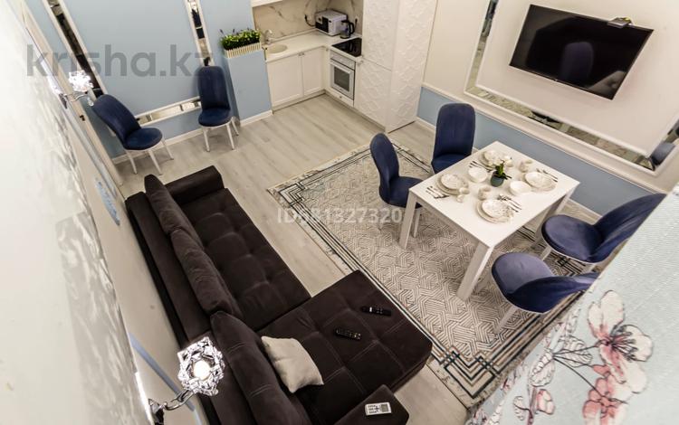 3-комнатная квартира, 100 м², 2/17 этаж посуточно, Розыбакиева 388 за 50 000 〒 в Алматы, Бостандыкский р-н — фото 14