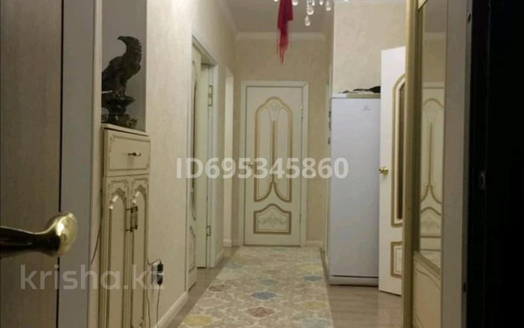 3-бөлмелі пәтер · 103.8 м² · 4/5 қабат, мкр. Алтын орда, Батыс 2 16 — Возле Анаға тағзым и 103 корекционый садик Нектар школа Сымбат, бағасы: 43 млн ₸ в Актобе — фото 16