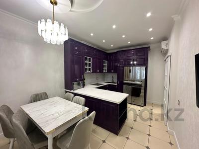3-комнатная квартира · 140 м², Кабанбай батыра 7 за 500 000 ₸ в Астане, Есильский р-н