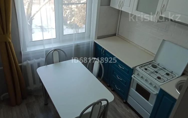 2-комнатная квартира, 45 м², 3/4 этаж помесячно, мкр №10 А 10