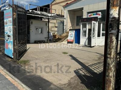 Офисы, магазины и бутики, образование, конференц-залы, кабинеты и рабочие места, студии · 60 м² за 220 000 〒 в Костанае