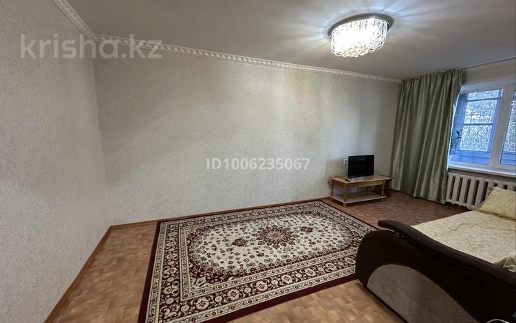 3-комнатная квартира · 69 м² · 2/5 этаж, Шакарим 11 — 4 школы, парк , городская больница за 16.5 млн 〒 в Экибастузе — фото 2