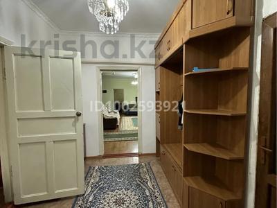 Дом · 6 комнат · 200 м², Яссауи-1, дом 5 — Сзади Анвар супермаркет за 40 000 〒 в 