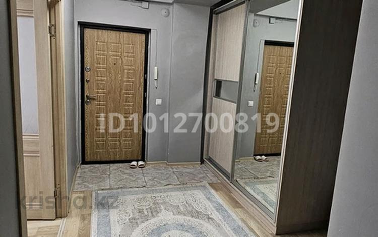 2-комнатная квартира · 63 м² · 1/10 этаж, Казыбек Би 1А — ТЦ Кокжал, Fix price за 260 000 ₸ в Усть-Каменогорске, Ульбинский — фото 2