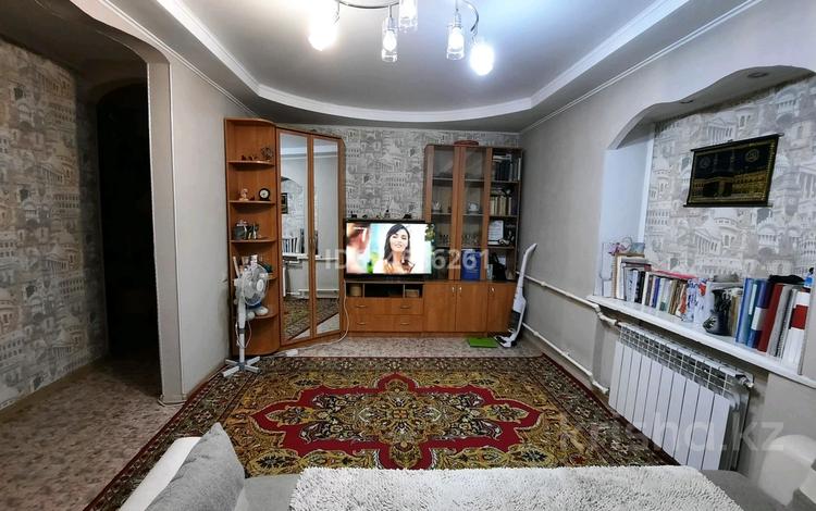 1-комнатная квартира, 30 м², 2/5 этаж, М Жумабаева 105 — Угол ул Интернацилнальной и Жумабаева, напротив СКГУ