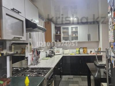 Отдельный дом · 8 комнат · 170 м² · 6 сот., Сенкебая 12 за 50 млн ₸ в Таразе