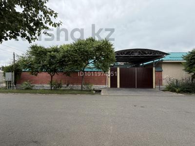 Отдельный дом · 8 комнат · 170 м² · 6 сот., Сенкебая 12 за 60 млн ₸ в Таразе