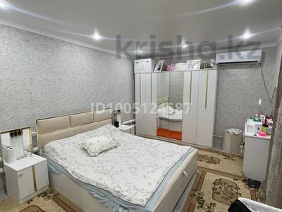 Отдельный дом · 10 комнат · 200 м² · 7 сот., Акбастау 122 за 20 млн 〒 в Шымкенте, Аль-Фарабийский р-н