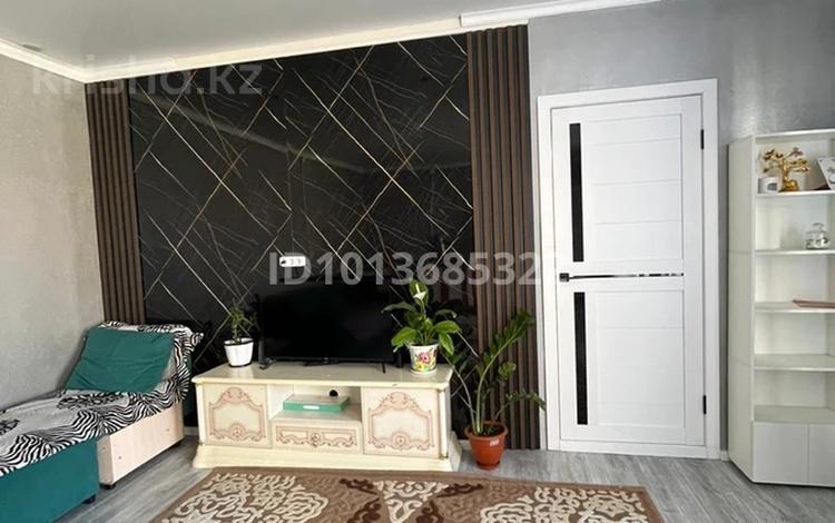 Дом · 2 комнаты · 55 м², Дулатова 314 за 30 000 ₸ в Семее — фото 2
