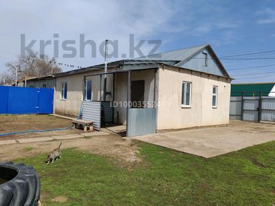 Отдельный дом · 3 комнаты · 70 м² · 10 сот., Кенеева 26/2 за 9.5 млн ₸ в Чапаеве
