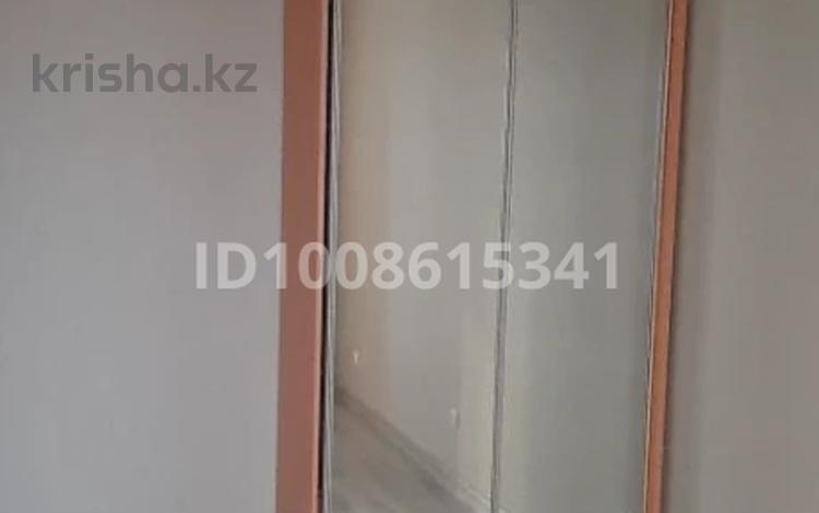 1 бөлме · 15 м² · 3 қабат, Сатпаева 15/2, бағасы: 150 000 ₸ в Усть-Каменогорске — фото 2