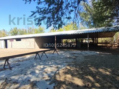 Часть дома · 4 комнаты · 200 м² · 25 сот., Наржанов тойкара 14 — Байзак ауданы Кенес ауылы ул Наржанов Тойкара 14 за 20 млн 〒 в Жамбылской обл.