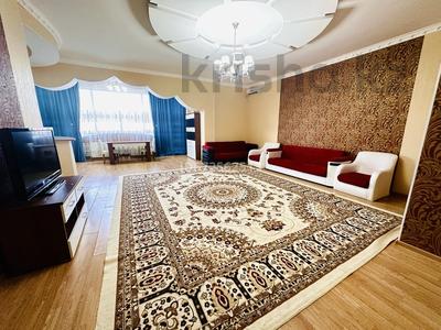 2-комнатная квартира · 120 м² · 5/6 этаж, Сатпаева 39 за 250 000 〒 в Атырау