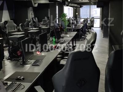 Свободное назначение, офисы, магазины и бутики, склады, общепит, салоны красоты, фитнес и спорт, медцентры и аптеки, образование, развлечения, конференц-залы, кабинеты и рабочие места, студии · 387.7 м² за 4 млн 〒 в Алматы