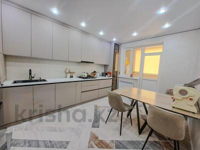 3-бөлмелі пәтер · 90 м² · 1/5 қабат, Алдабергенова 32, бағасы: 39 млн ₸ в Талдыкоргане, мкр Самал