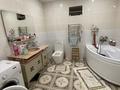 7-комнатная квартира · 429.3 м² · 2/2 этаж, Есетов 4 за 45 млн ₸ в Саина Шапагатовой — фото 2