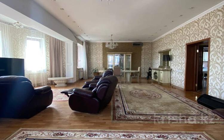 Отдельный дом • 5 комнат • 340.7 м² • 7 сот., Валиханова за 125 млн 〒 в Семее — фото 2