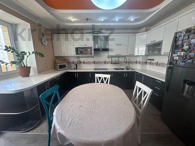 4-бөлмелі пәтер · 165 м² · 2/10 қабат, Аманжолова 32/2 — Әзірет Сұлтан мешіті, бағасы: 70 млн ₸ в Астане, Алматы р-н