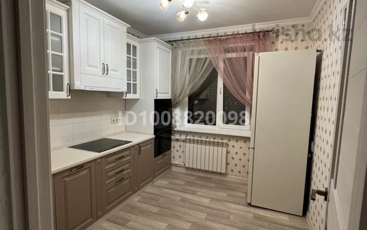 4-бөлмелі пәтер · 82.4 м² · 10/10 қабат, Степной 4 ш/а. 11, бағасы: 34 млн ₸ в Караганде, Казыбек би р-н — фото 9
