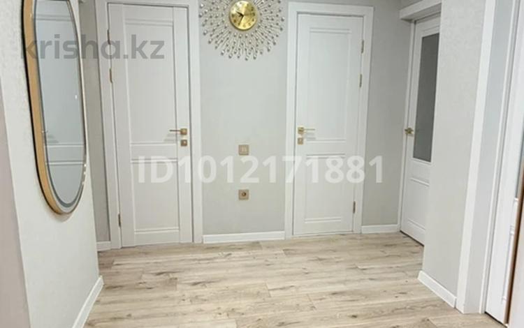 3-комнатная квартира · 67 м² · 3/5 этаж, ул. Касыма Аманжолова 71 за 40 млн ₸ в Караганде — фото 2