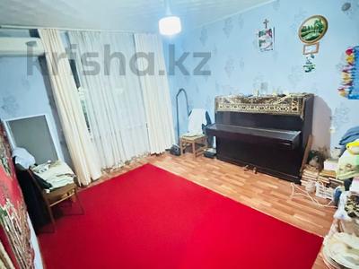 3-комнатная квартира · 58.5 м² · 2/5 этаж, мухита 80 за 18 млн ₸ в Уральске