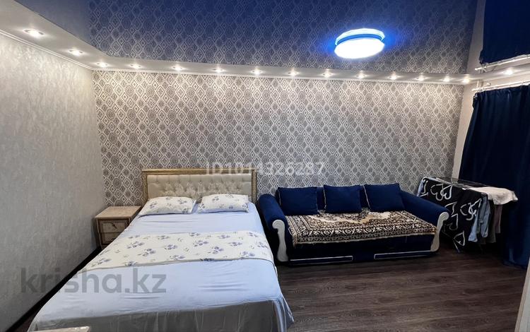 1-комнатная квартира · 40 м², мкр Новый Город, Ерубаева 47 за 10 000 ₸ в Караганде, Казыбек би р-н — фото 2