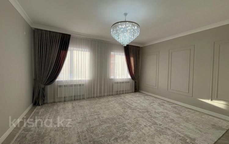 5-комнатная квартира, 146 м², 2/5 этаж, мкр. Алтын орда 41 в