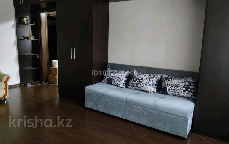 1-комнатная квартира · 41 м² · 2/5 этаж, Толе би 165 — По Толе би между Ауезова и Байзакова за 300 000 ₸ в Алматы, Алмалинский р-н — фото 2