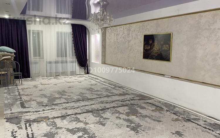 Отдельный дом · 4 комнаты · 120 м² · 4 сот., мкр. Зачаганск пгт, Магжана Жумабаева 82/1 за 45 млн ₸ в Уральске — фото 2