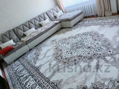 4-комнатная квартира · 82 м² · 5/5 этаж, проспект Сатпаева за 33 млн ₸ в Усть-Каменогорске