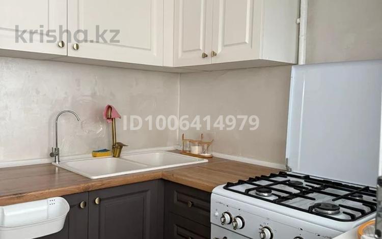 2-бөлмелі пәтер · 60 м² · 2/5 қабат, 1 мкр 22, бағасы: 160 000 ₸ в Кульсары — фото 2