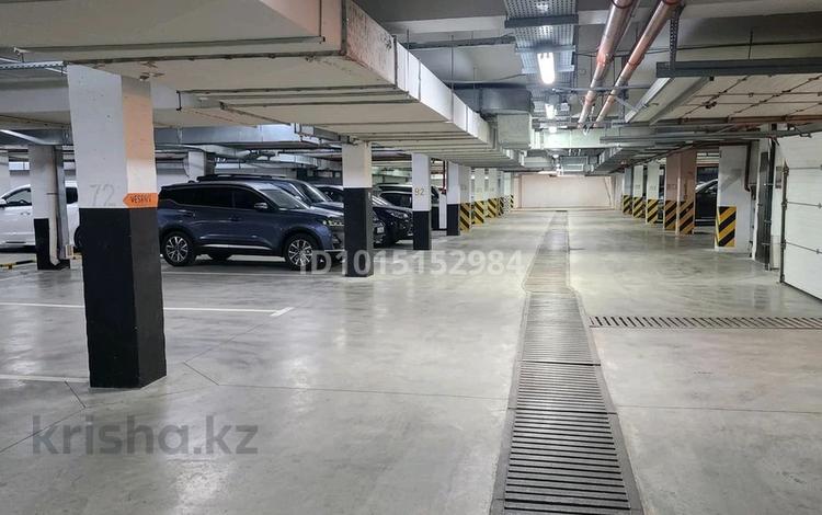 Паркинг · 7800 м² · мкр Таугуль-3, Мкр Таугуль-1 144/2 — Напротив Нархоза за 10 млн ₸ в Алматы, Ауэзовский р-н — фото 2