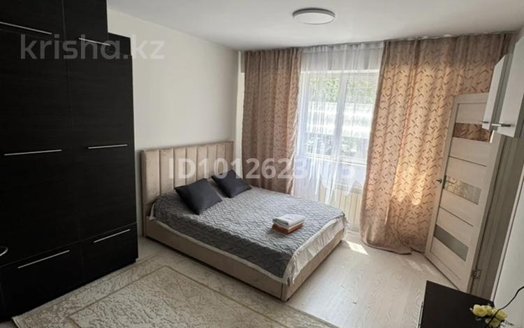 1-комнатная квартира · 40 м² · 2/6 этаж, мкр Хан Тенгри, Кенесары хана 83/1 за 17 000 ₸ в Алматы, Бостандыкский р-н — фото 2
