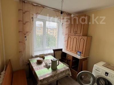 4-комнатная квартира · 64 м² · 4/5 этаж, Майкудук, 14й микрорайон 22 за 13.6 млн ₸ в Караганде, Алихана Бокейханова р-н