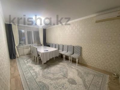 3-бөлмелі пәтер, 70 м², 3/5 қабат, мкр 8, братья жубановых, бағасы: 20.5 млн 〒 в Актобе, мкр 8