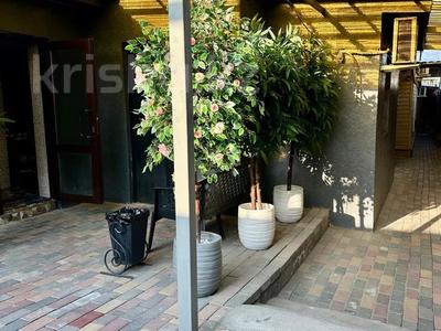 Свободное назначение, бани, гостиницы и зоны отдыха · 850 м² за 395 млн ₸ в Алматы, Жетысуский р-н