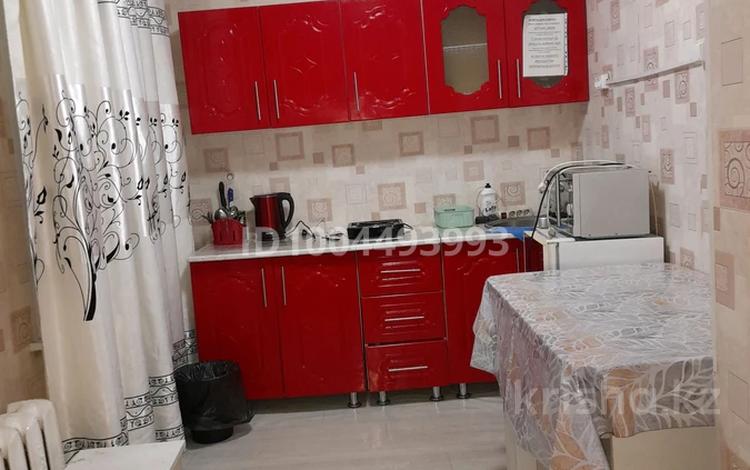 3-бөлмелі пәтер · 62 м² · 2/5 қабат, Сергазина 28 — ТЦ байтерек, бағасы: 20 000 ₸ в  — фото 2