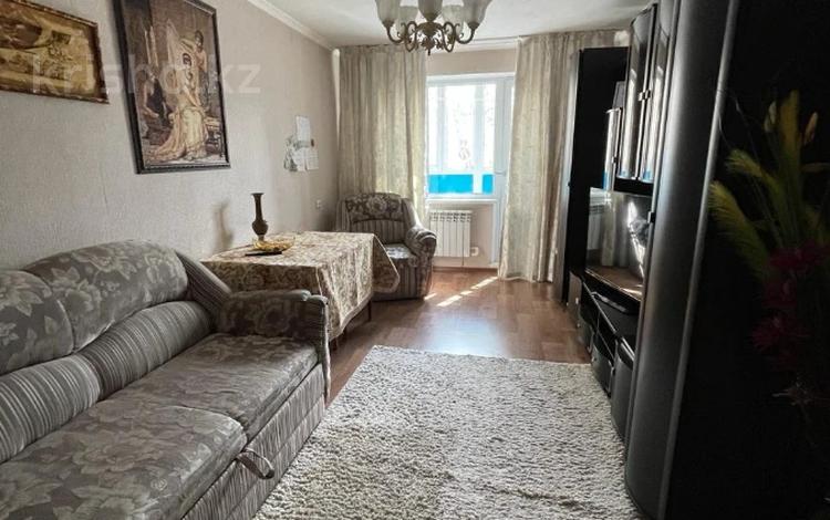 3-комнатная квартира · 62 м² · 1/5 этаж, мкр Юго-Восток, Муканова 16 за 18 млн ₸ в Караганде, Казыбек би р-н — фото 2