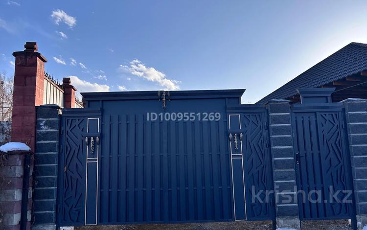 Отдельный дом · 4 комнаты · 100 м² · 8 сот., Каражанова 45 за 140 000 〒 в Каскелене — фото 2