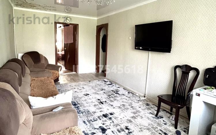 2-бөлмелі пәтер · 45 м² · 4/5 қабат, мкр Юго-Восток, Дюсембекова 35, бағасы: 17.5 млн ₸ в Караганде, Казыбек би р-н — фото 2