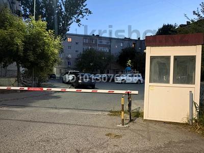 4-комнатная квартира · 81 м² · 4/5 этаж, Азаттык 5 б за 29 млн ₸ в Атырау