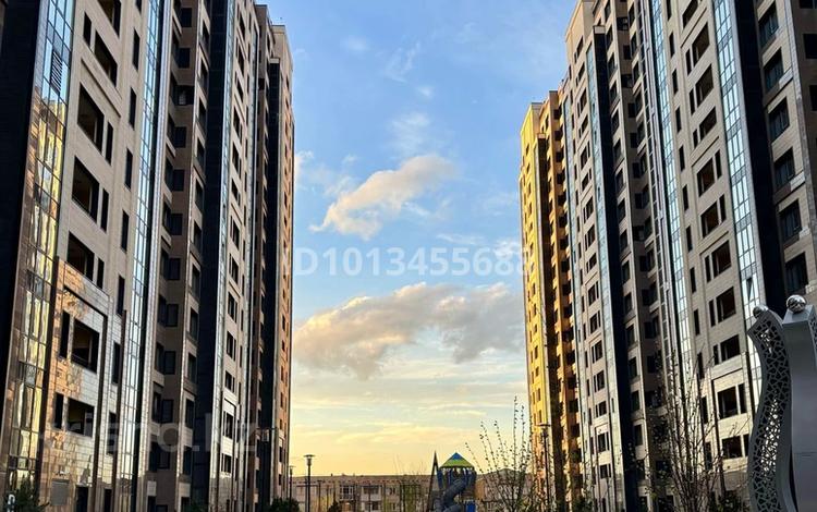 3-комнатная квартира · 104 м² · 8/17 этаж, Жарокова 218 за 126 млн ₸ в Алматы, Бостандыкский р-н — фото 2