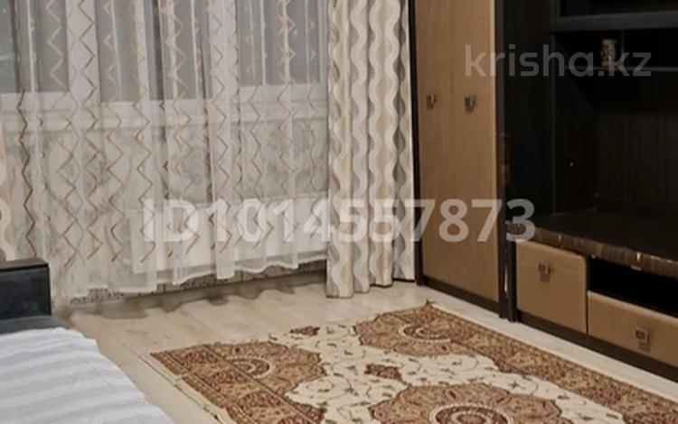 1-комнатная квартира · 38 м² · 5/9 этаж, мкр Аксай-1 7 за 200 000 ₸ в Алматы, Ауэзовский р-н — фото 2